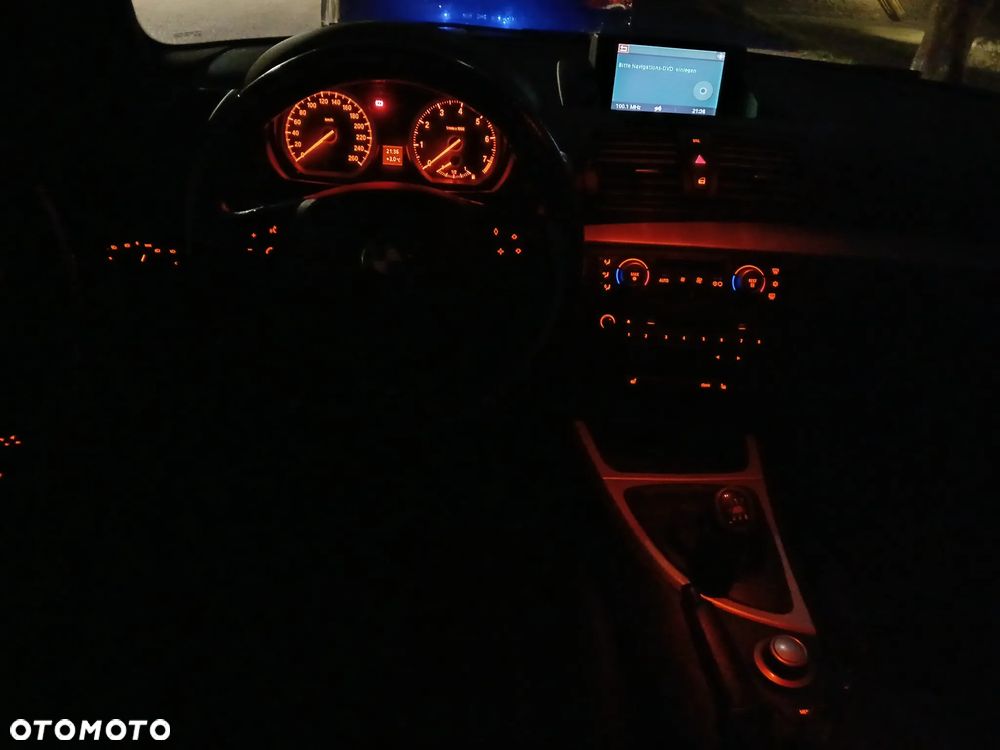 BMW Seria 1 120i Edition Sport - 25
