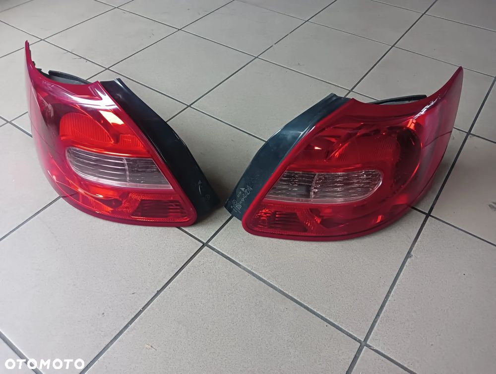 Suzuki Kizashi LAMPY tylne Lewa prawa EUROPA - 1