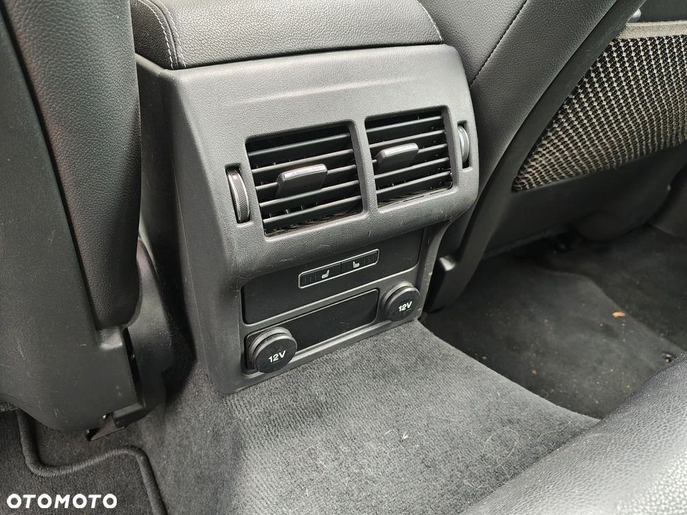 Jaguar XF 20d AWD R-Sport - 21