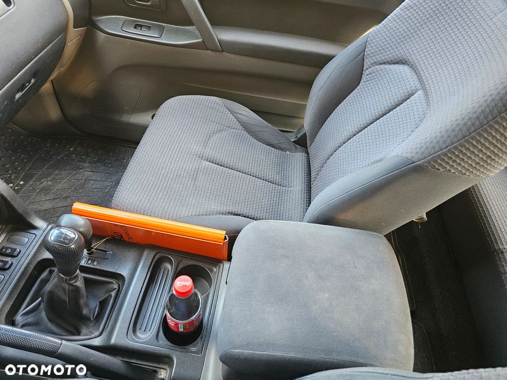 Mitsubishi Pajero - 12