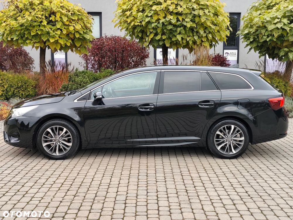 Toyota Avensis - 12