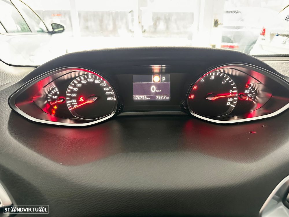 Peugeot 308 SW BlueHDi 120 EAT6 Stop & Start Allure - 17