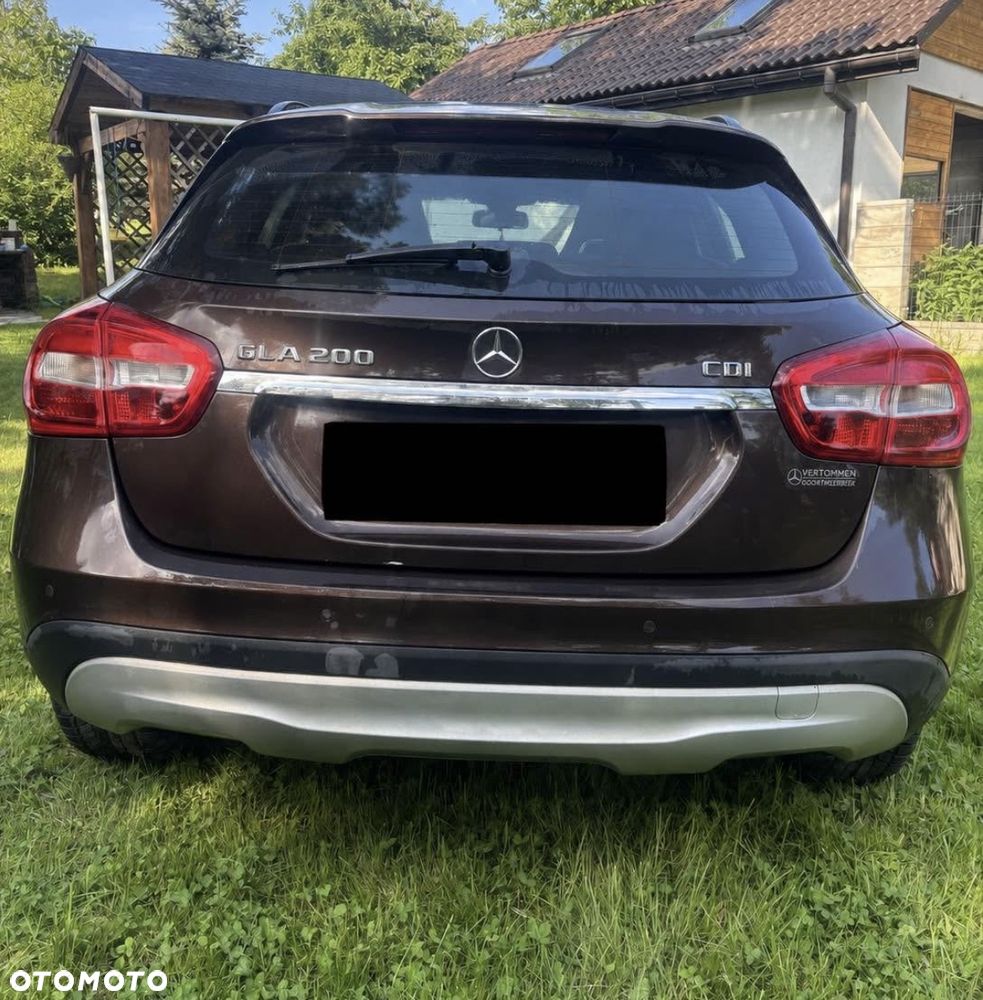 Mercedes-Benz GLA - 2