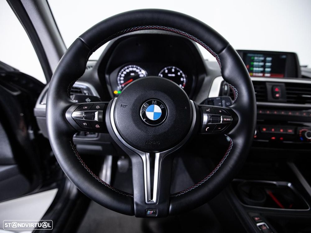 BMW 116 d Pack Desportivo M - 15