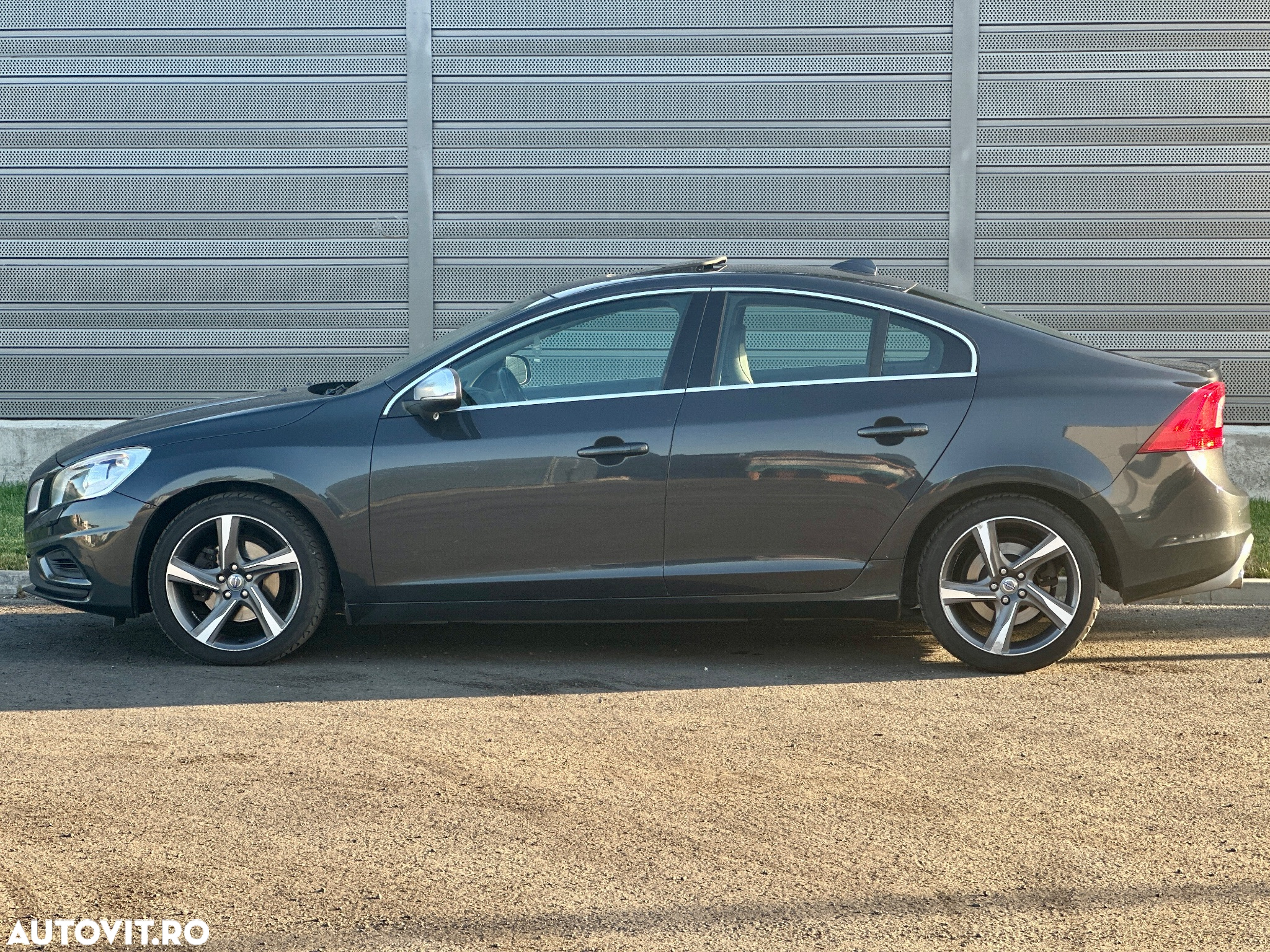 Volvo S60 D3 Geartronic RDesign - 5