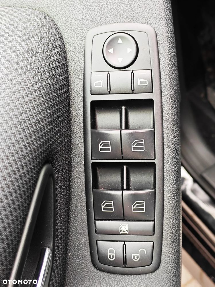 Mercedes-Benz Klasa B 200 CDI Special Edition - 28