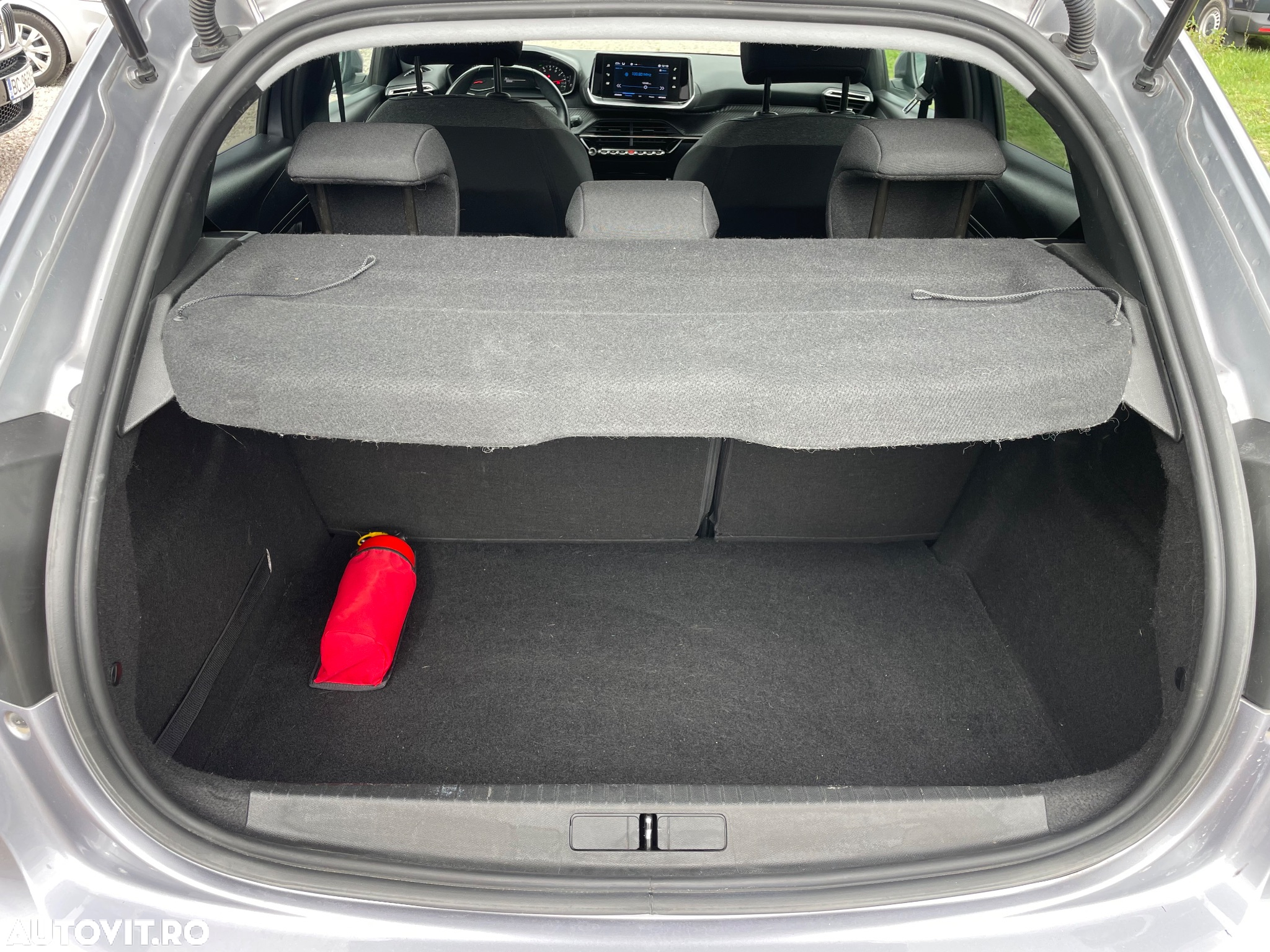 Peugeot 208 1.2L PureTech 75 S&S BVM5 Style - 8