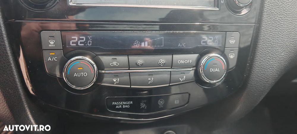 Nissan Qashqai 1.6 DCI Start/Stop X-TRONIC Tekna - 15