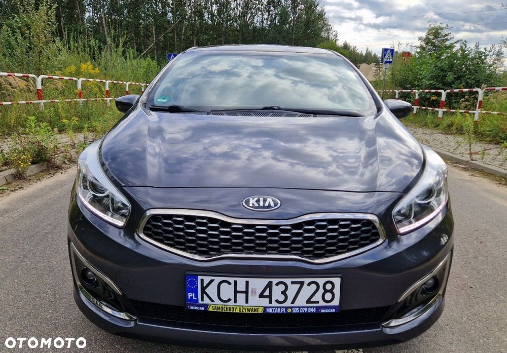 Kia Ceed - 13