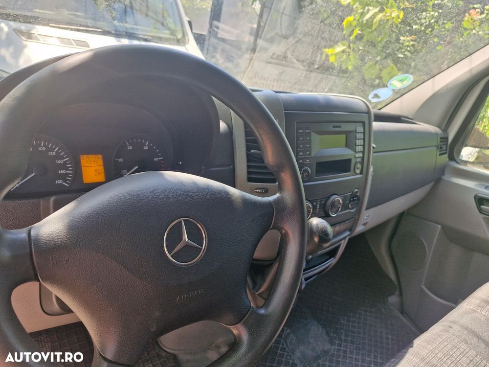 Mercedes-Benz Sprinter - 11