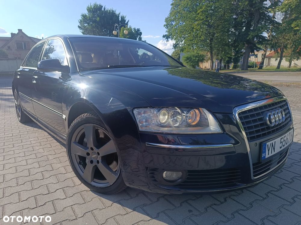 Audi A8 4.2 L Quattro - 1