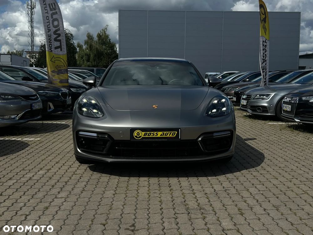 Porsche Panamera - 4