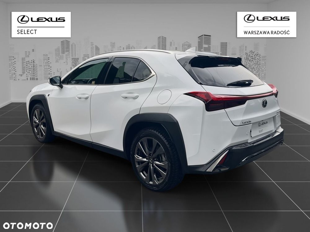 Lexus UX 300h F Sport Design - 4