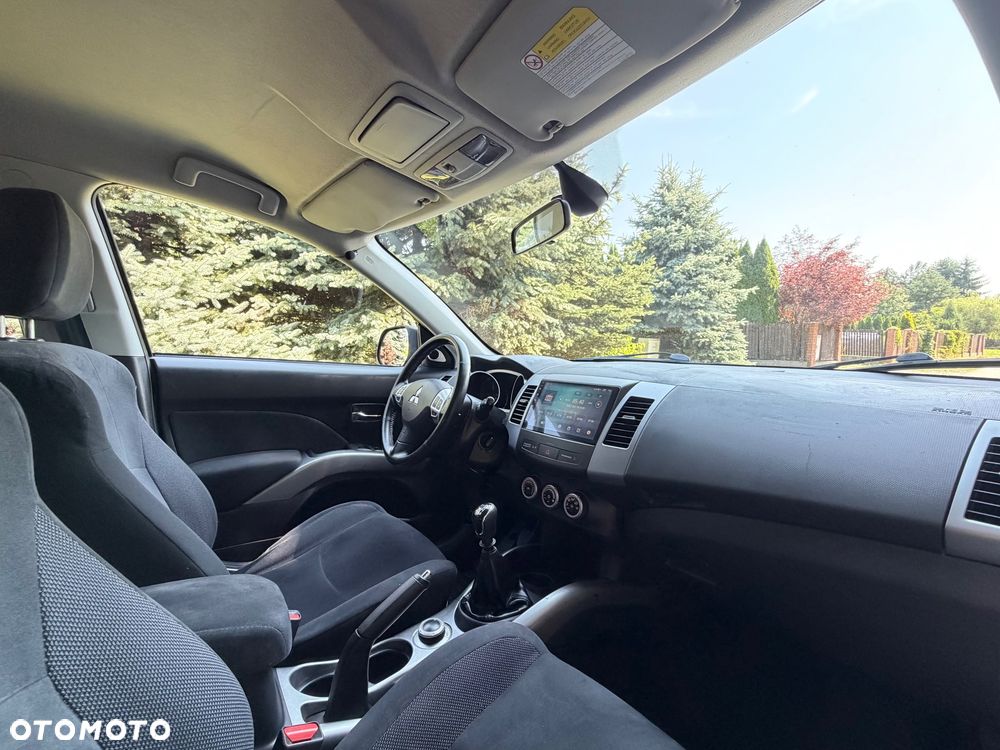 Mitsubishi Outlander 2.0 DID Intense + - 24