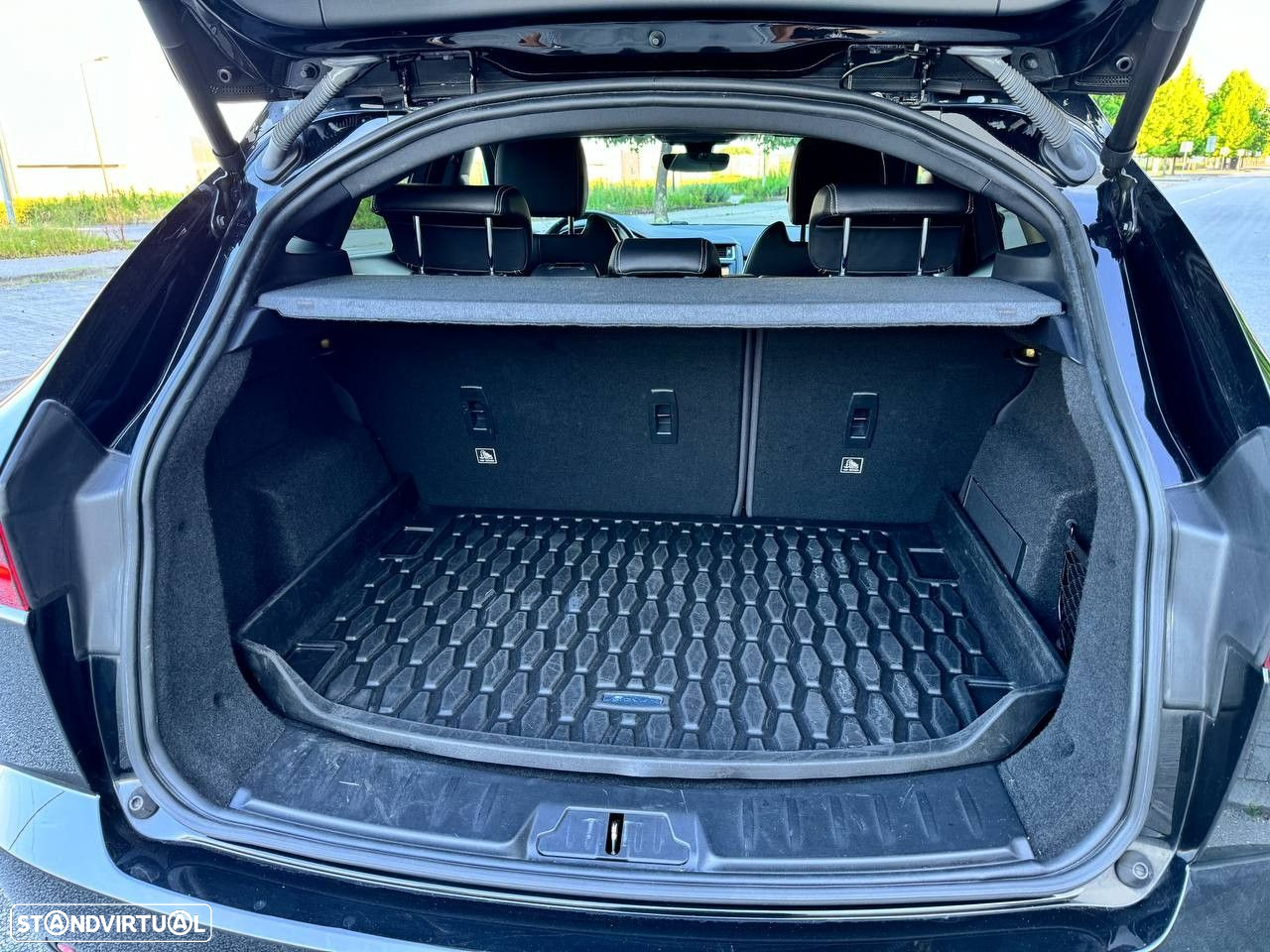 Jaguar E-Pace 2.0 i4D R-Dynamic - 5