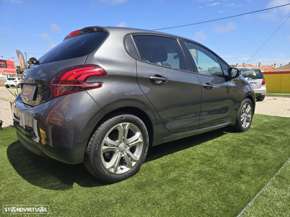 Peugeot 208 1.2 PureTech Allure - 5