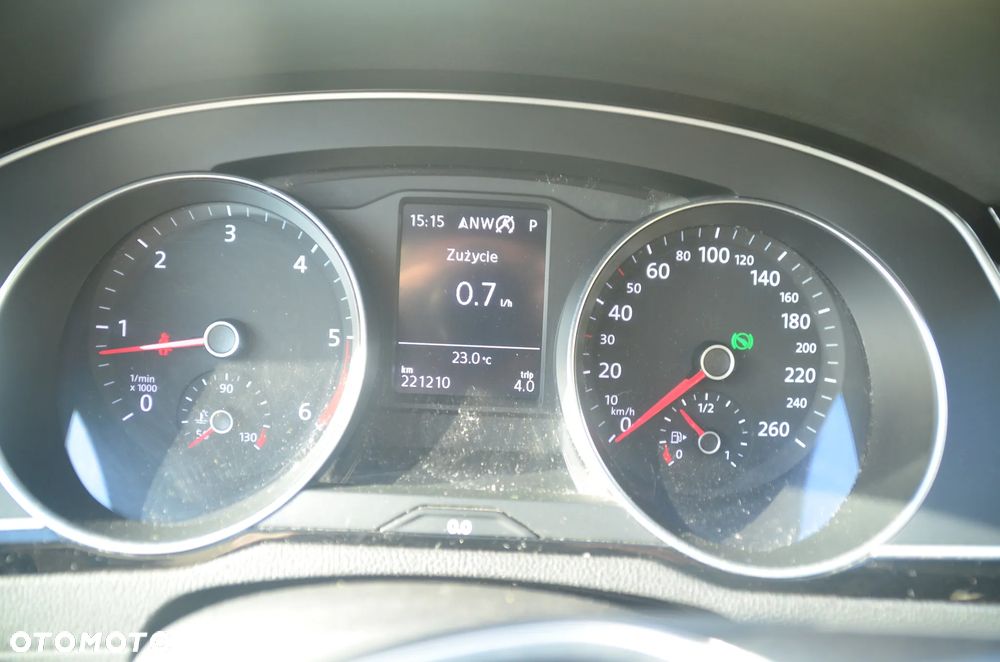 Volkswagen Passat - 20