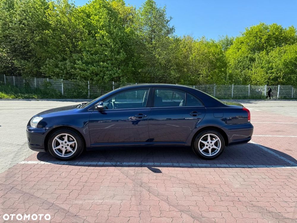 Toyota Avensis 2.0 D-4D Sol - 4