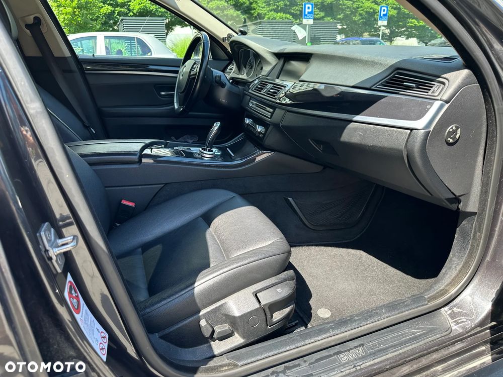 BMW Seria 5 520d - 23