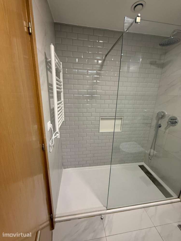 Apartamento T2 Mobilado em Soares dos Reis – Zona Central CO - Grande imagem: 4/7
