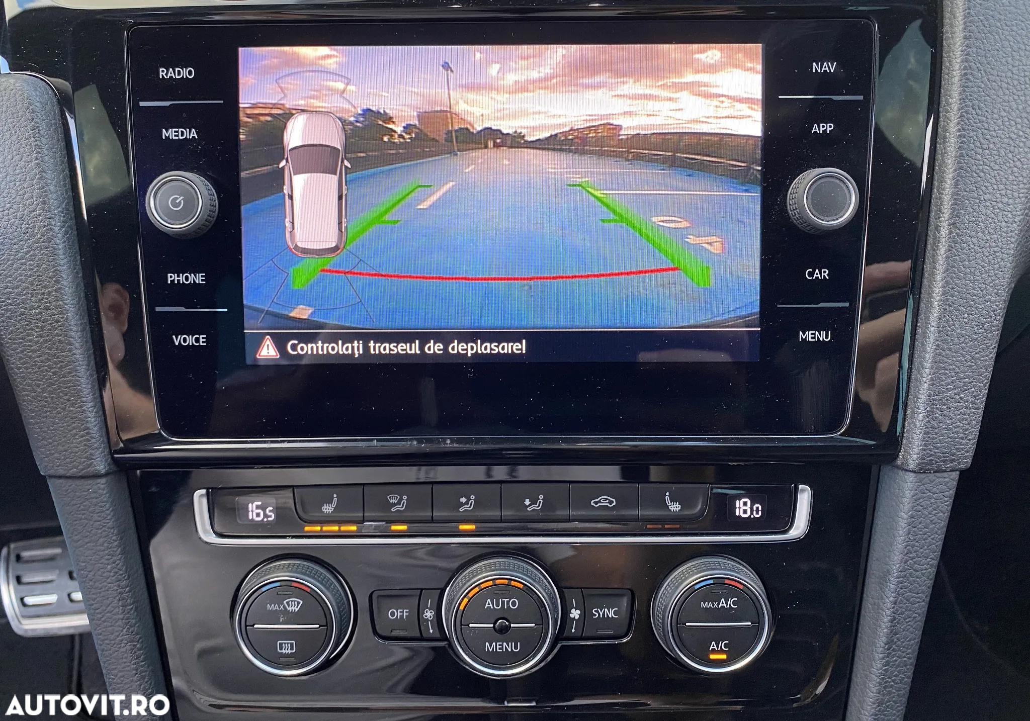 Volkswagen Golf 1.5 eTSI OPF DSG R-Line - 29