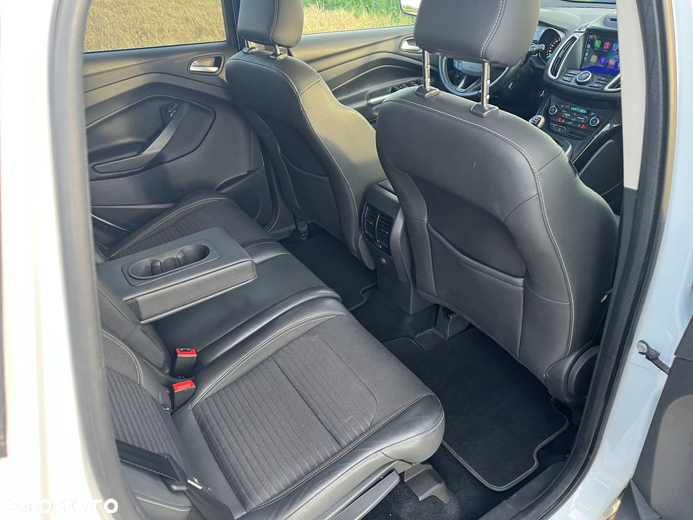 Ford Kuga 2.0 TDCi 4x4 Titanium - 27