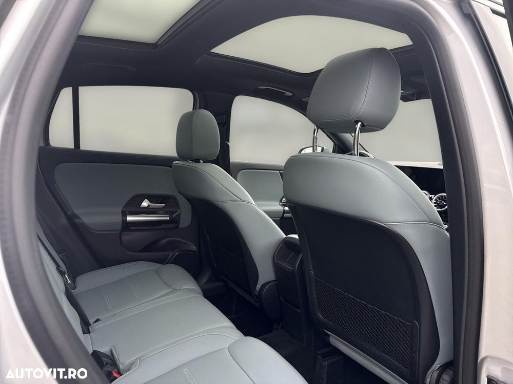 Mercedes-Benz GLA - 16