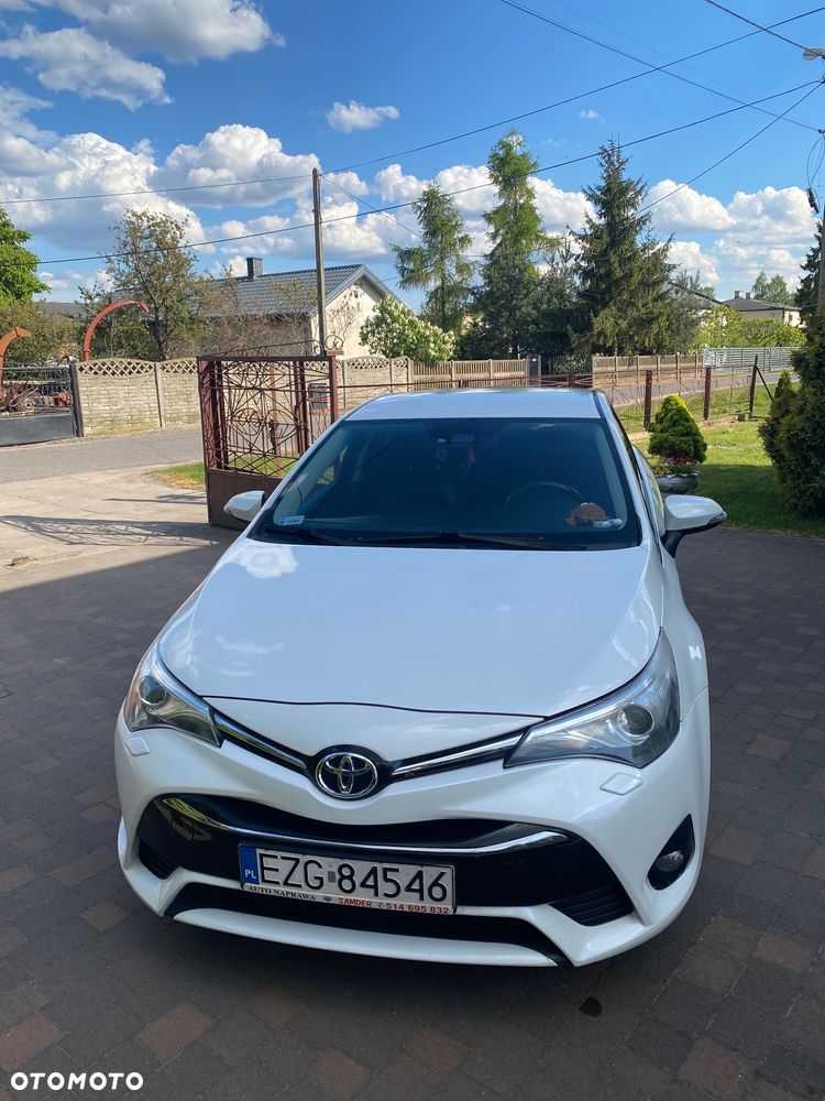 Toyota Avensis 2.0 D-4D Premium - 13