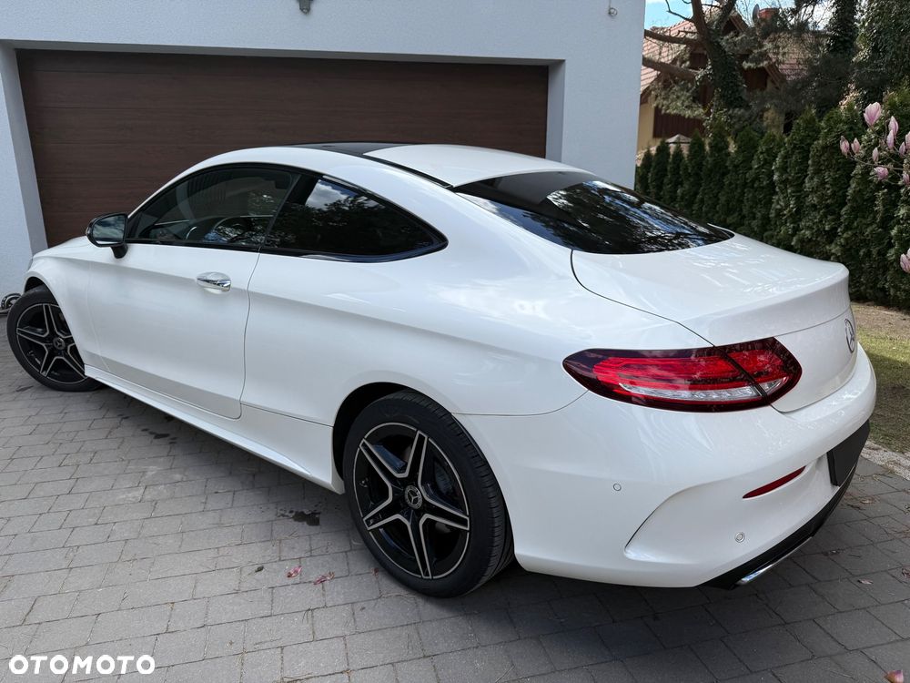 Mercedes-Benz Klasa C 220 d 4Matic 9G-TRONIC AMG Line - 3