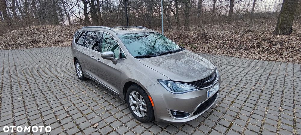 Chrysler Pacifica - 34