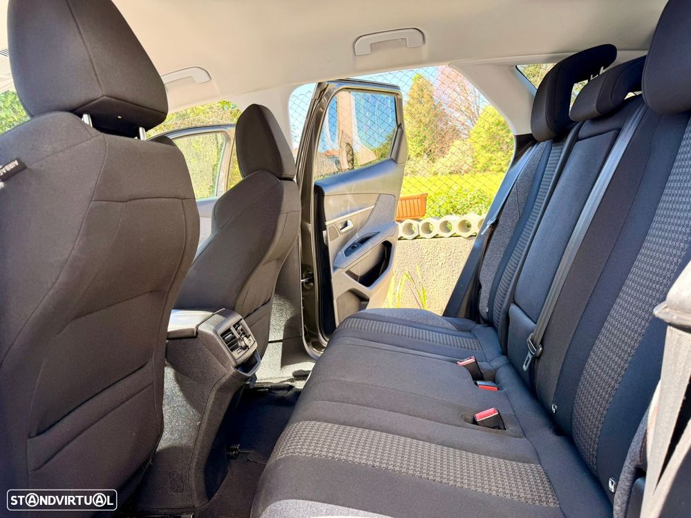 Peugeot 3008 1.2 PureTech Active - 17