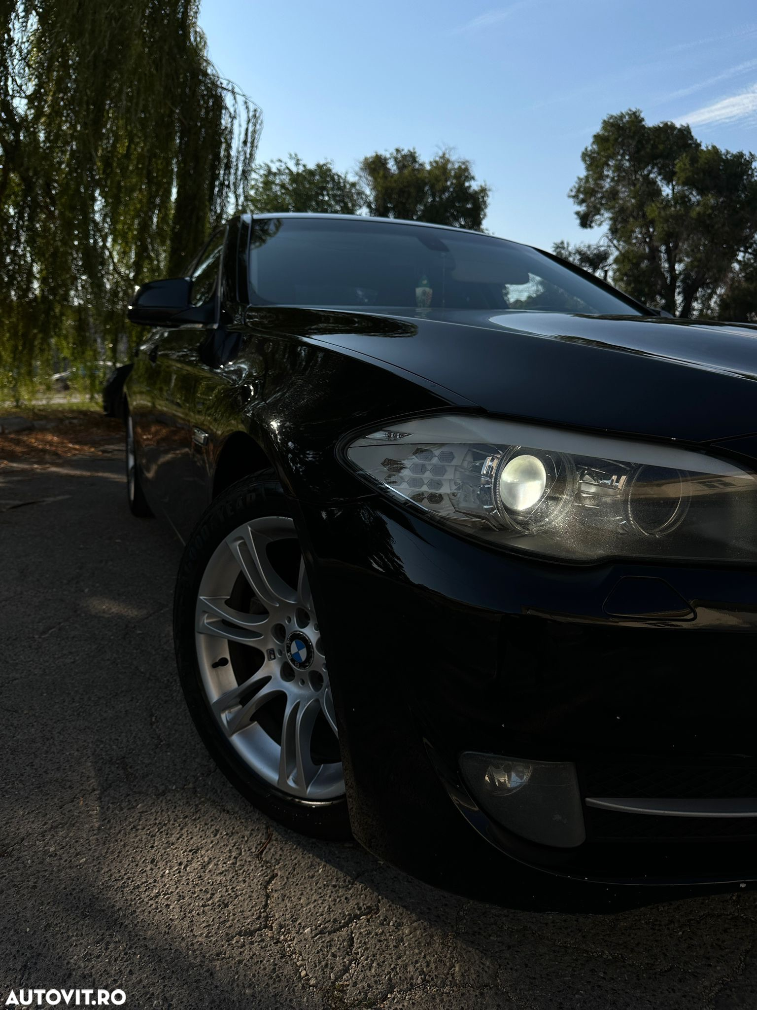 BMW Seria 5 520d Touring - 2