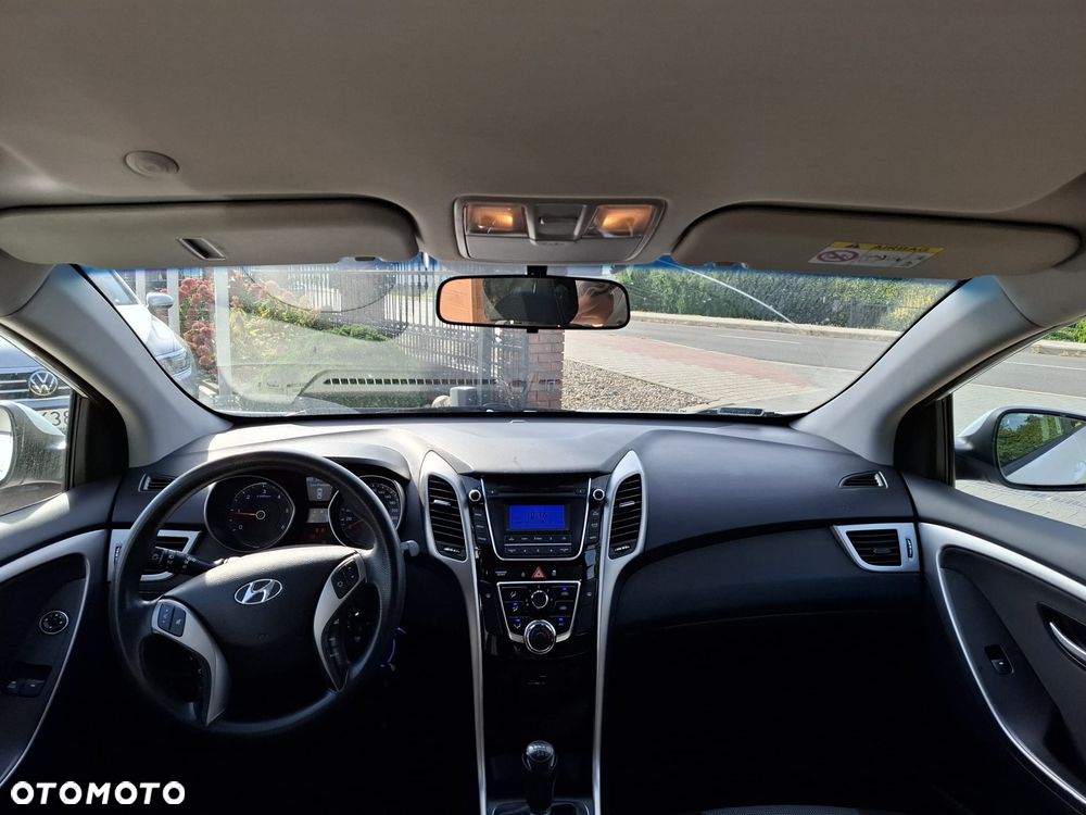 Hyundai i30 blue Kombi 1.6 CRDi Classic - 9