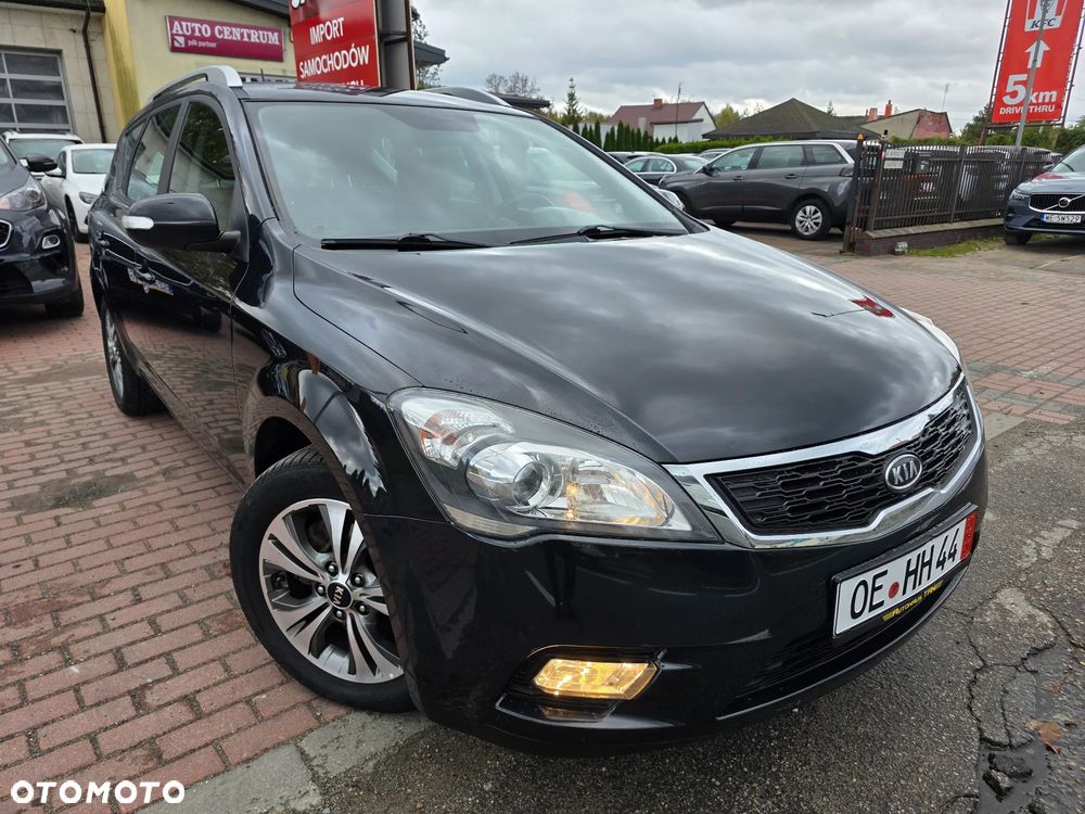 Kia Ceed 1.6 CRDi 128 Dream Team Edition
