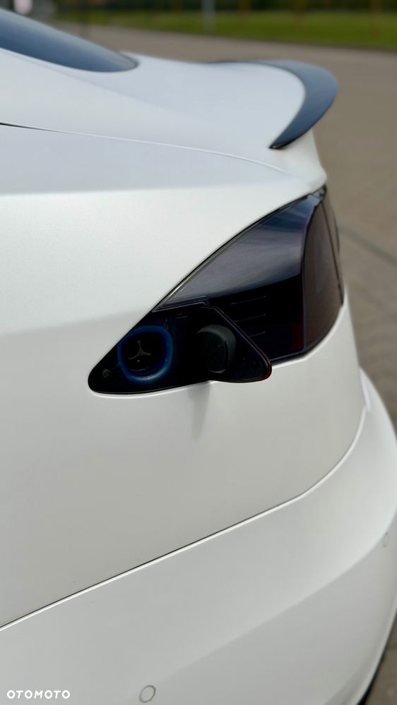 Tesla Model S - 12