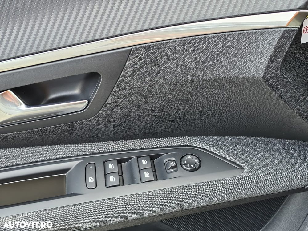 Peugeot 5008 PureTech 130 EAT8 Stop & Start Allure Pack - 28