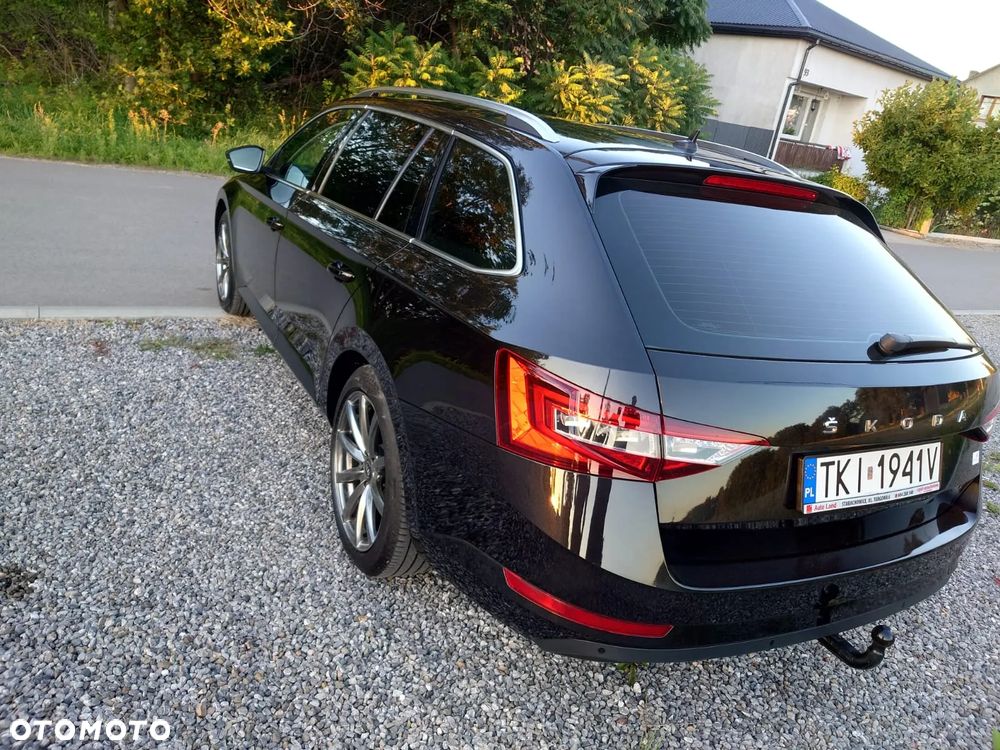 Skoda Superb 2.0 TDI Ambition - 29