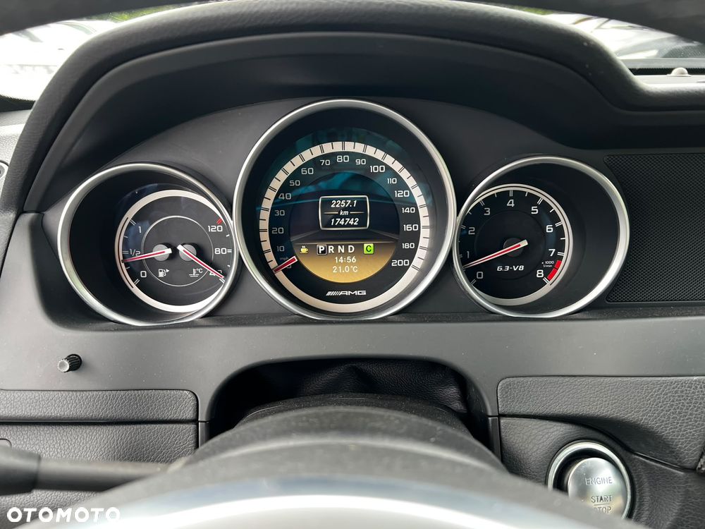 Mercedes-Benz Klasa C 63 AMG AMG SPEEDSHIFT MCT AMG Performance Package - 16