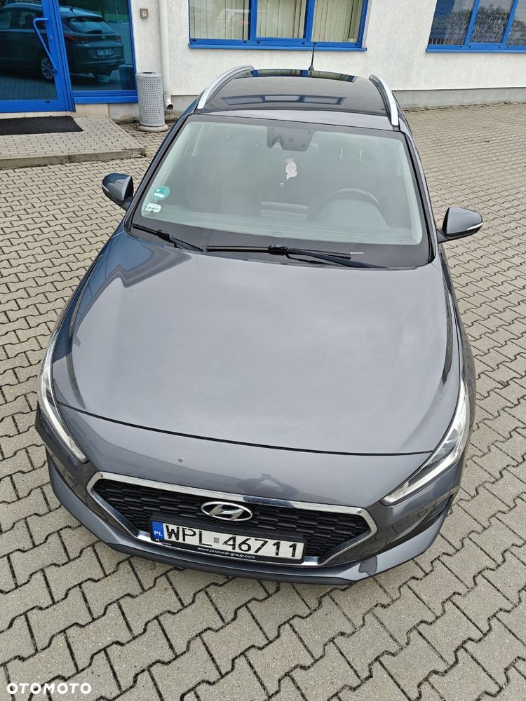 Hyundai i30 1.6 D Classic + - 11