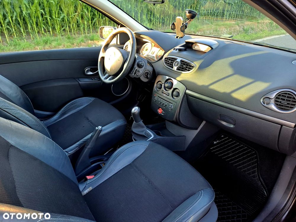Renault Clio 1.6 16V Expression - 8