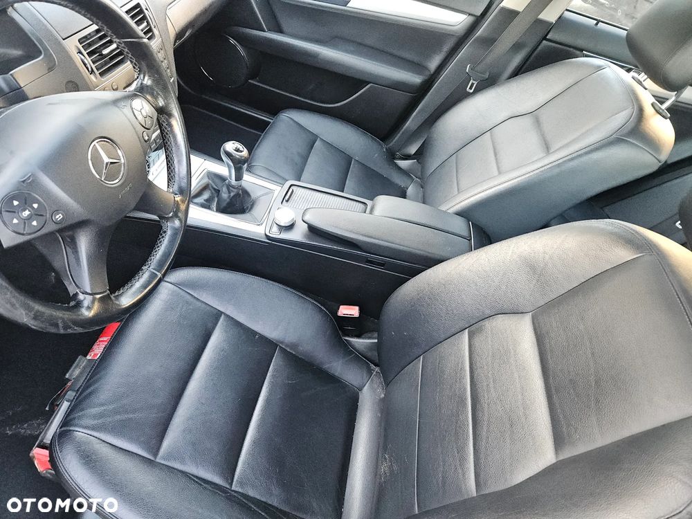 Mercedes-Benz Klasa C 200 CDI BlueEff Avantgarde - 18