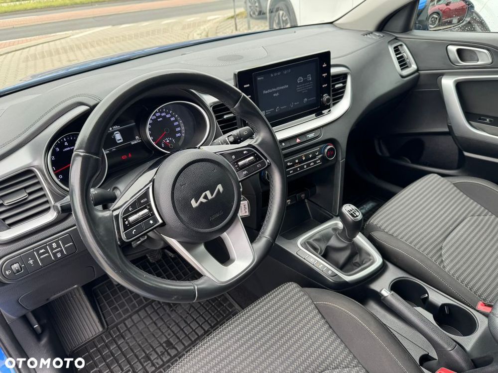Kia Ceed 1.5 T-GDI M - 10