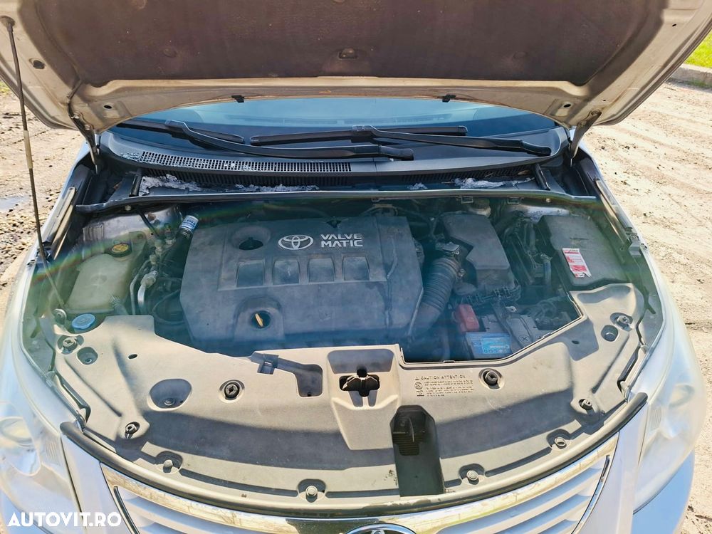 Toyota Avensis - 12