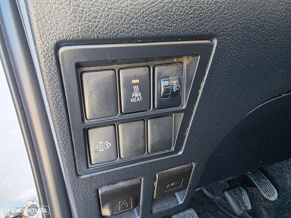 Toyota Hilux 2.4 D-4D 4WD CD CH - 21