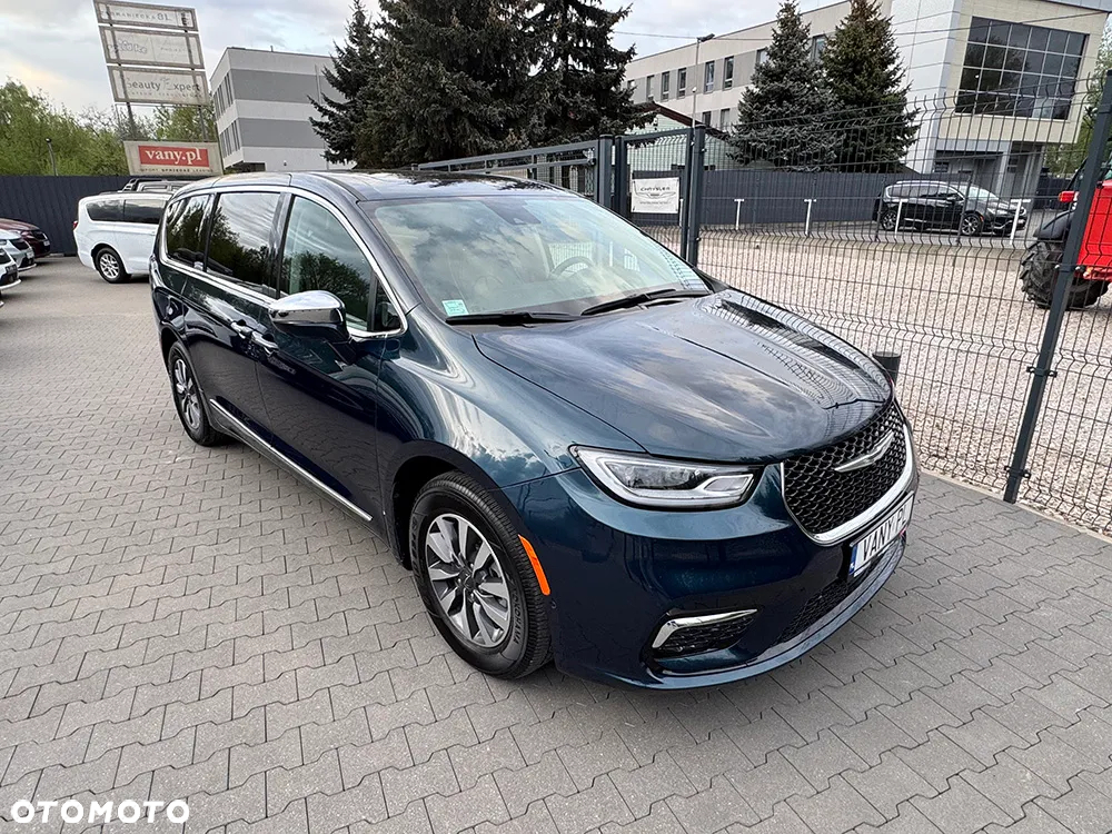 Chrysler Pacifica - 30