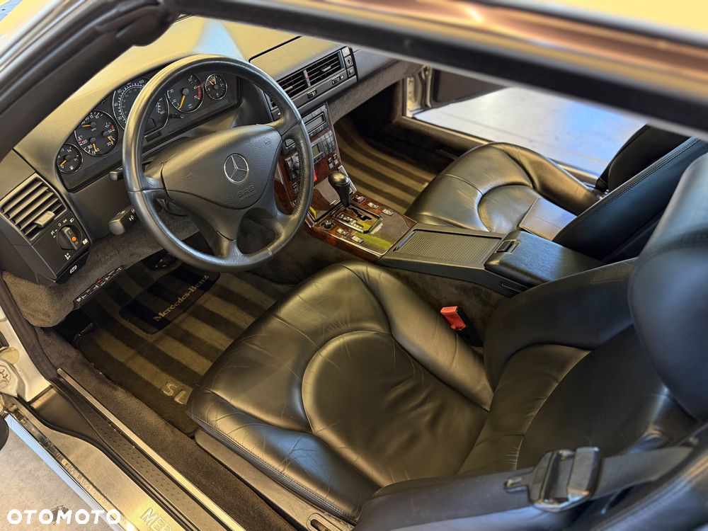 Mercedes-Benz SL - 21