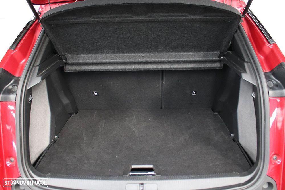 Peugeot 2008 1.2 PureTech Allure - 24
