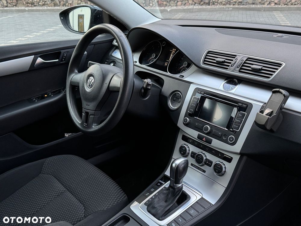 Volkswagen Passat - 9