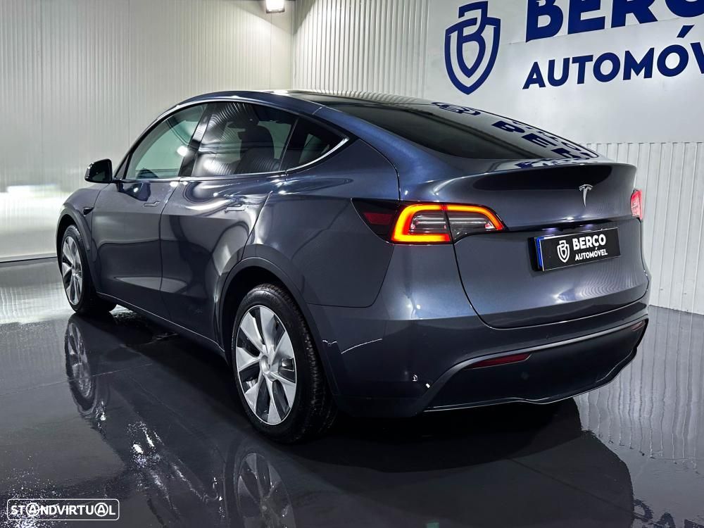 Tesla Model Y Long Range Dual Motor AWD - 7
