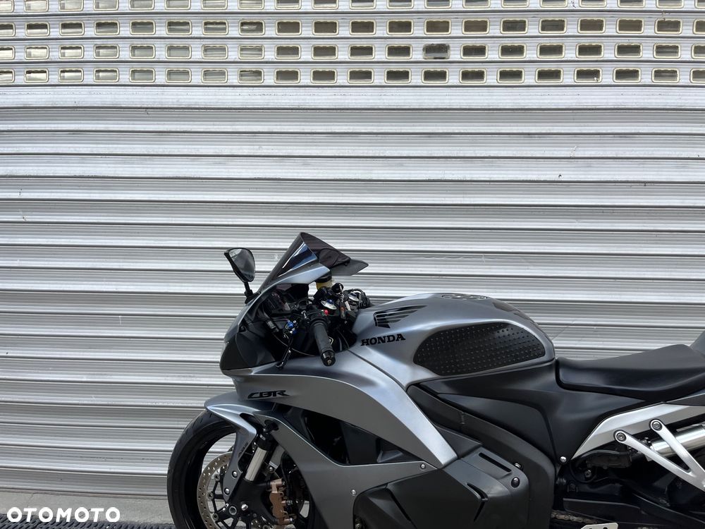 Honda CBR - 9